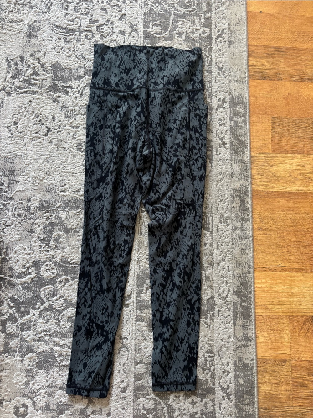 Leggings athleta with print and pockets